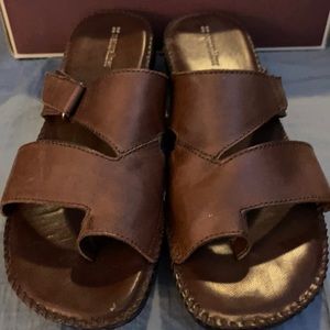 Naturalized brown sandals in box